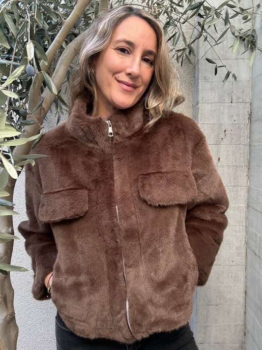 Chaqueta Piel corta café