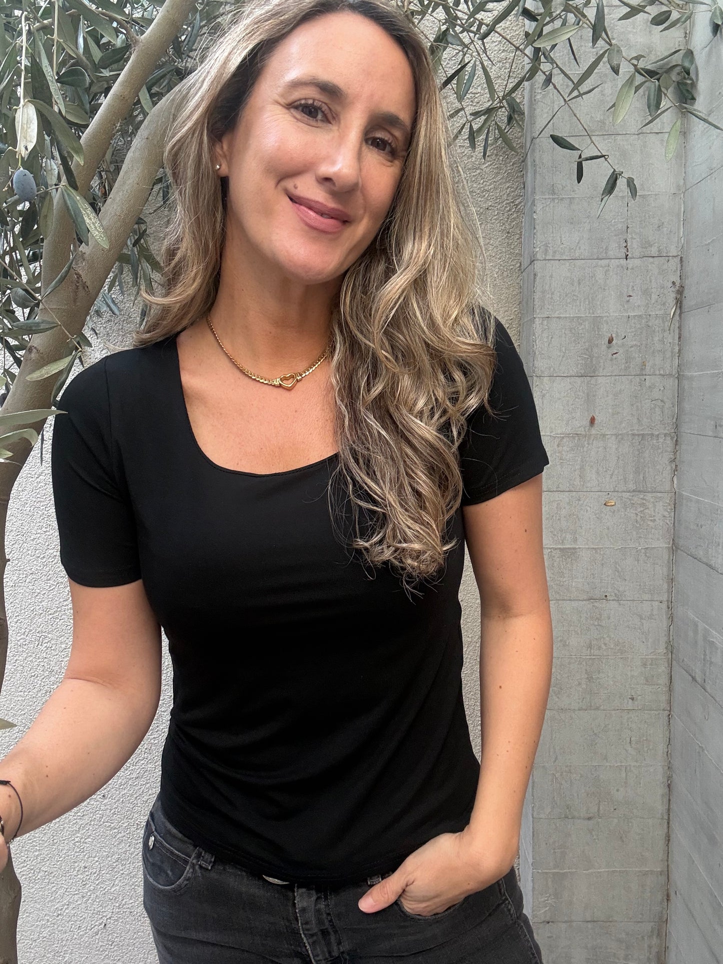 Polera manga corta negra