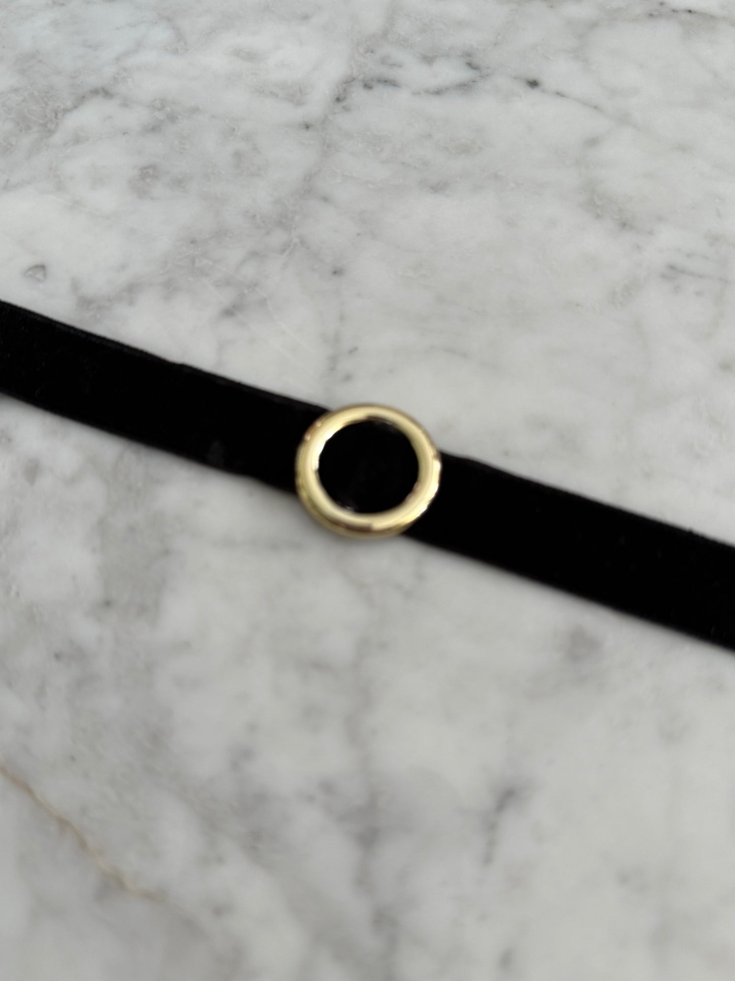 Collar gamuza argolla