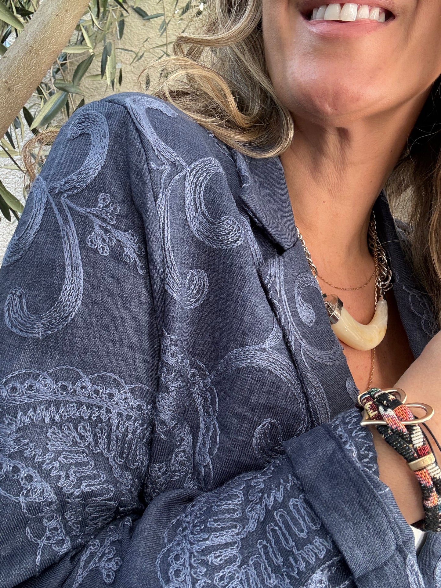 Blazer bordado azul