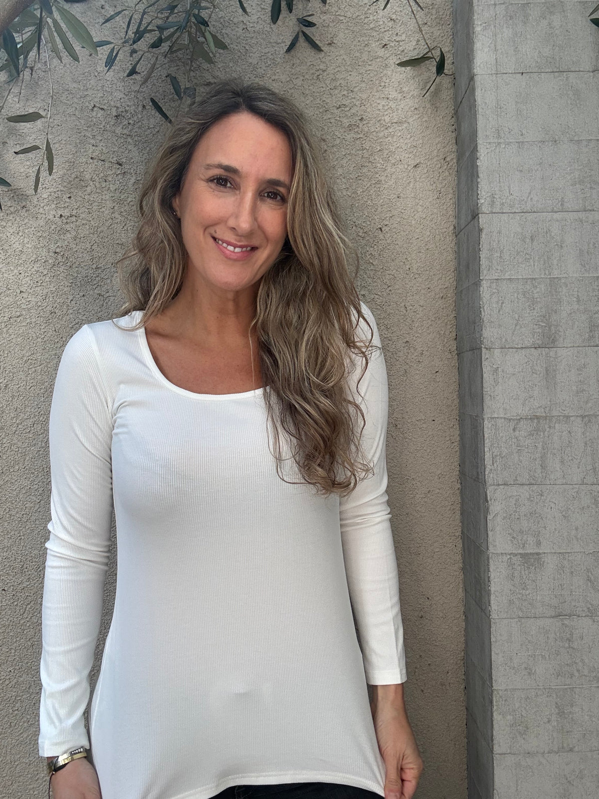 Polera básica acanalada blanca