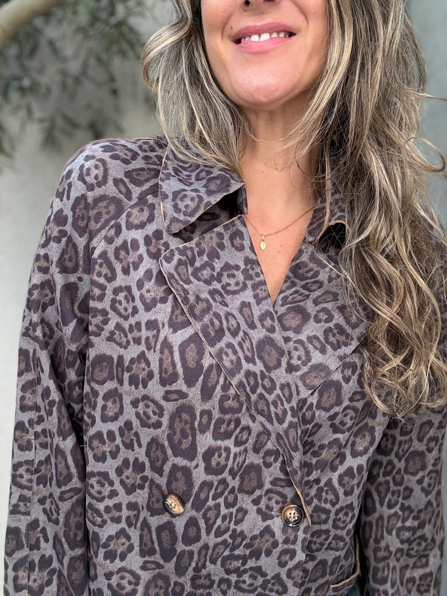 Chaqueta suede print gris