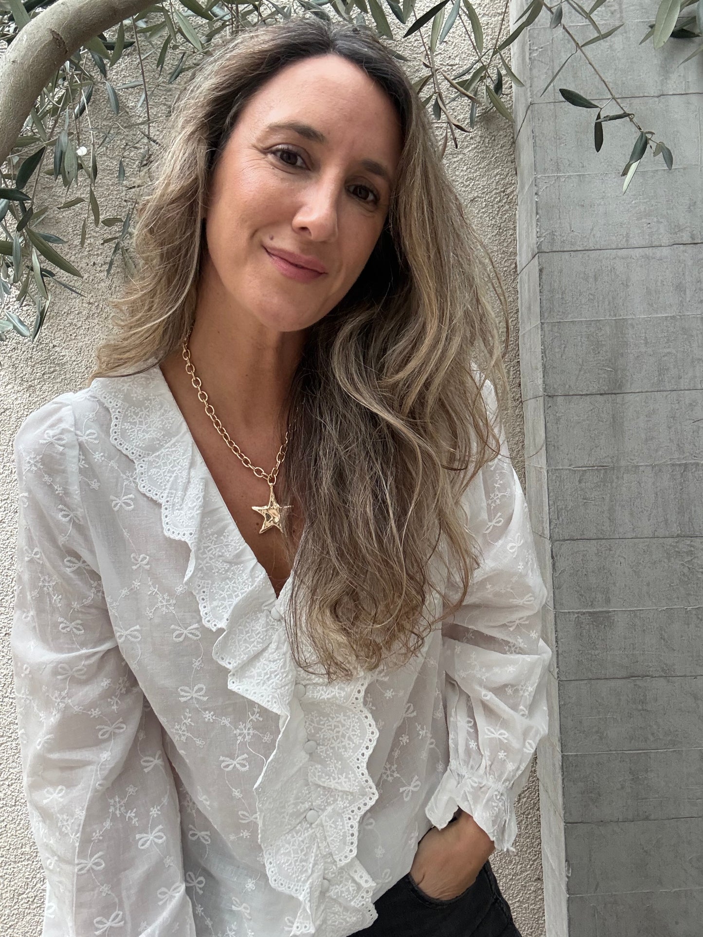 Blusa Gallega beige blanca