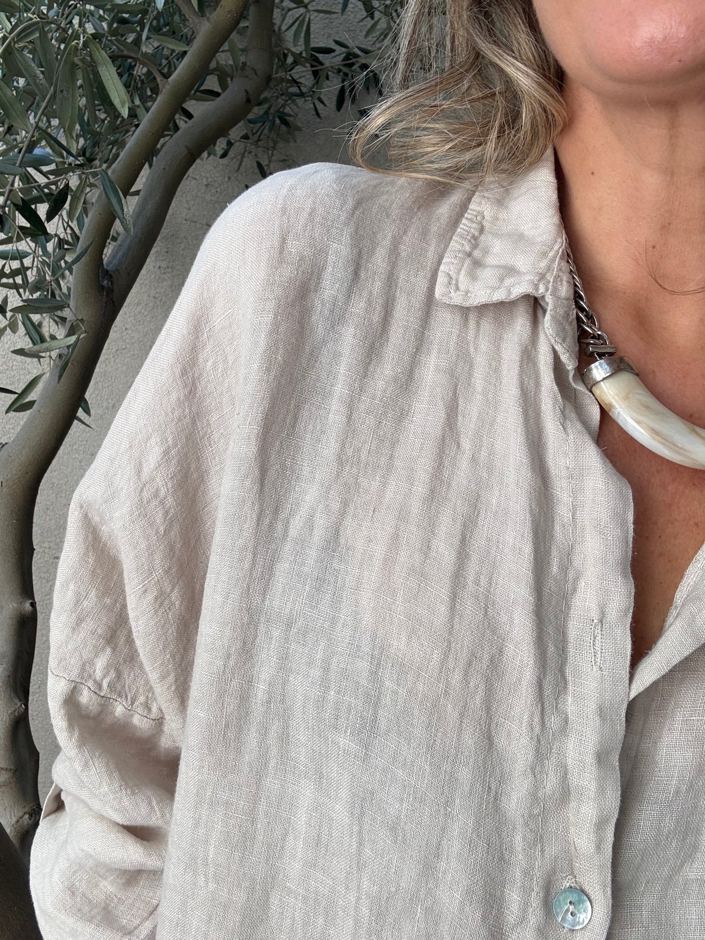 Blusa clásica 100% lino beige