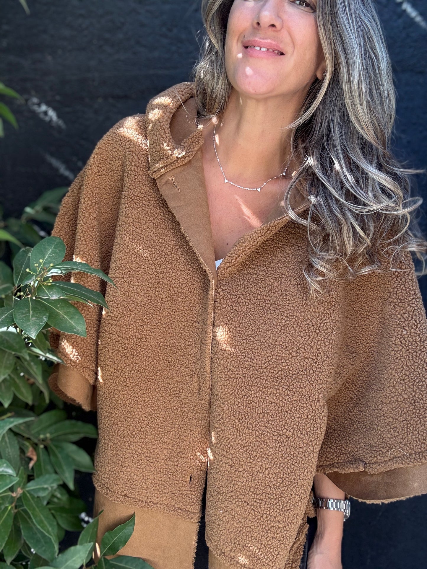 Poncho corderito camel