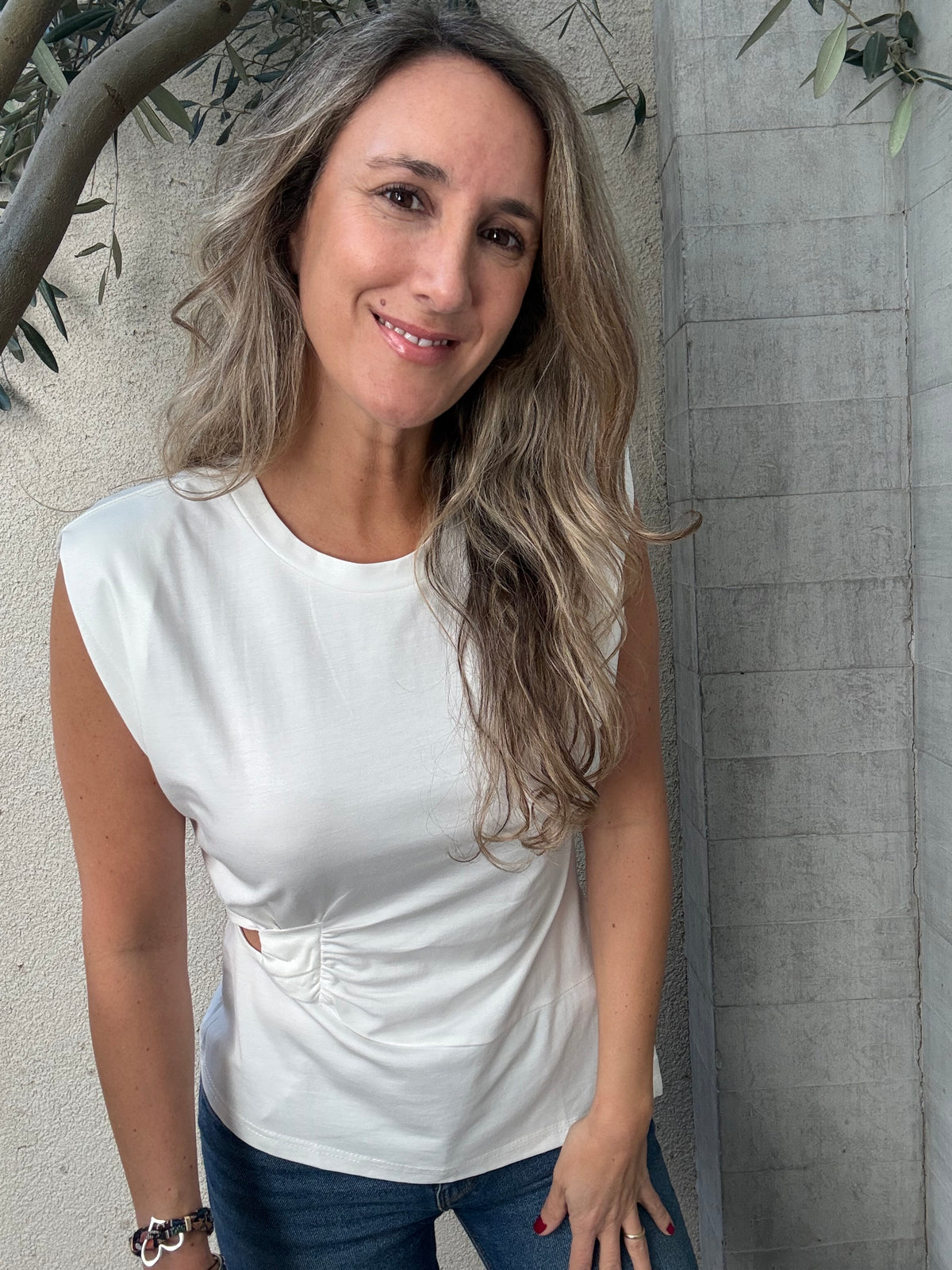 Polera desigual blanca