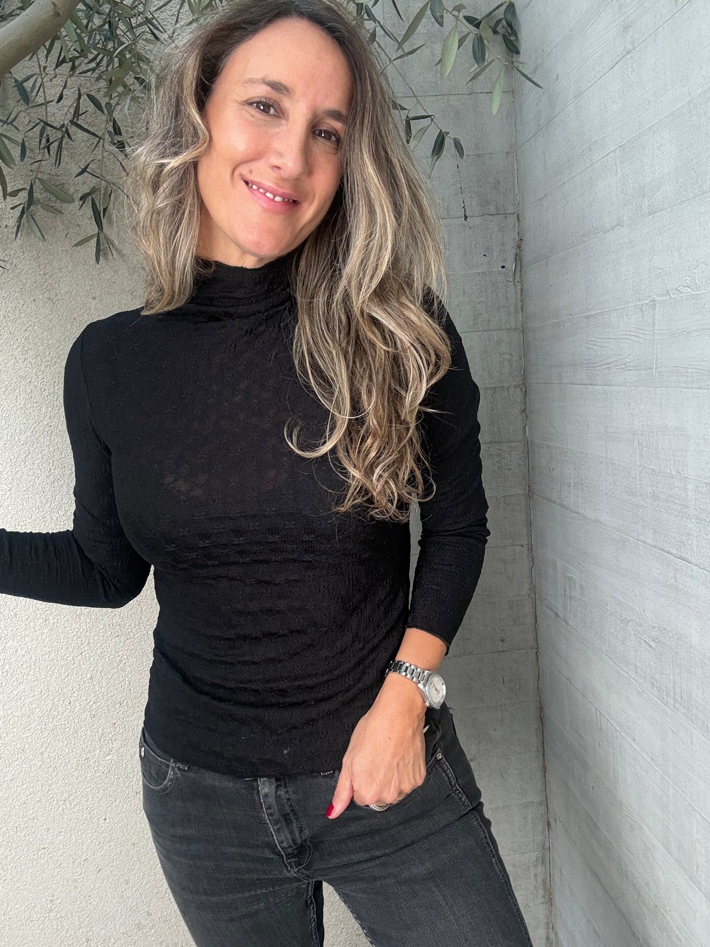 Polera encaje negro