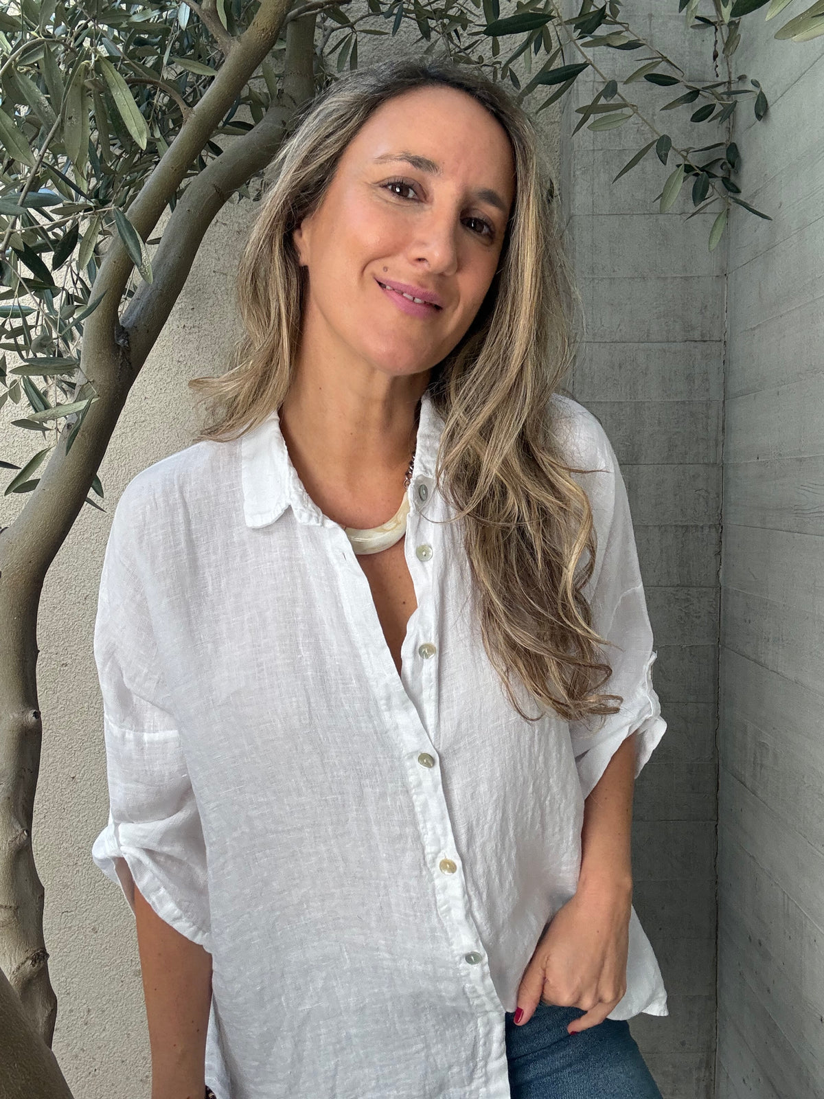 Blusa clásica 100% lino blanco