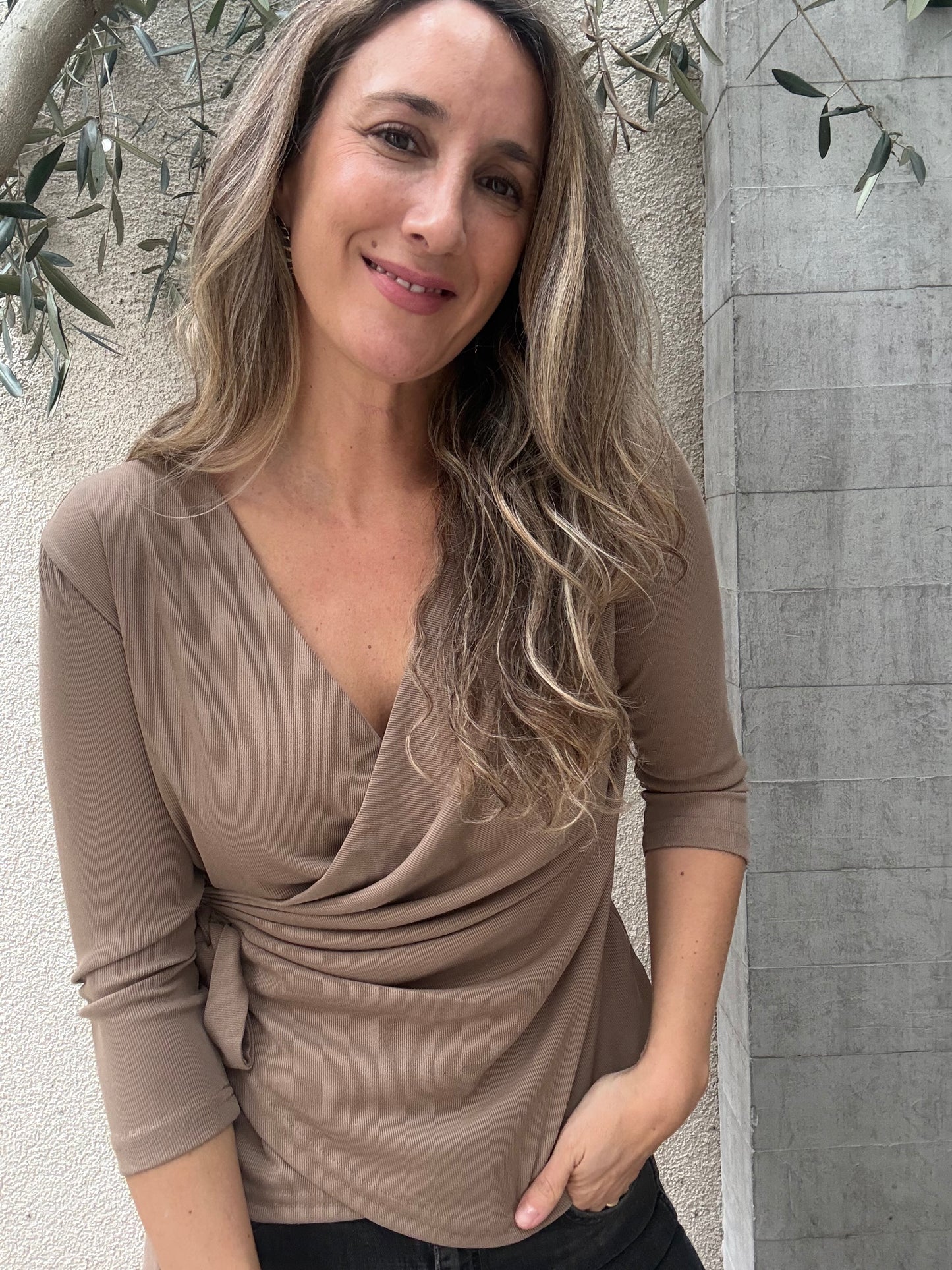 Polera Girona café claro