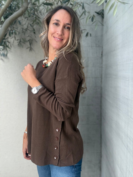 Sweater básico botones café