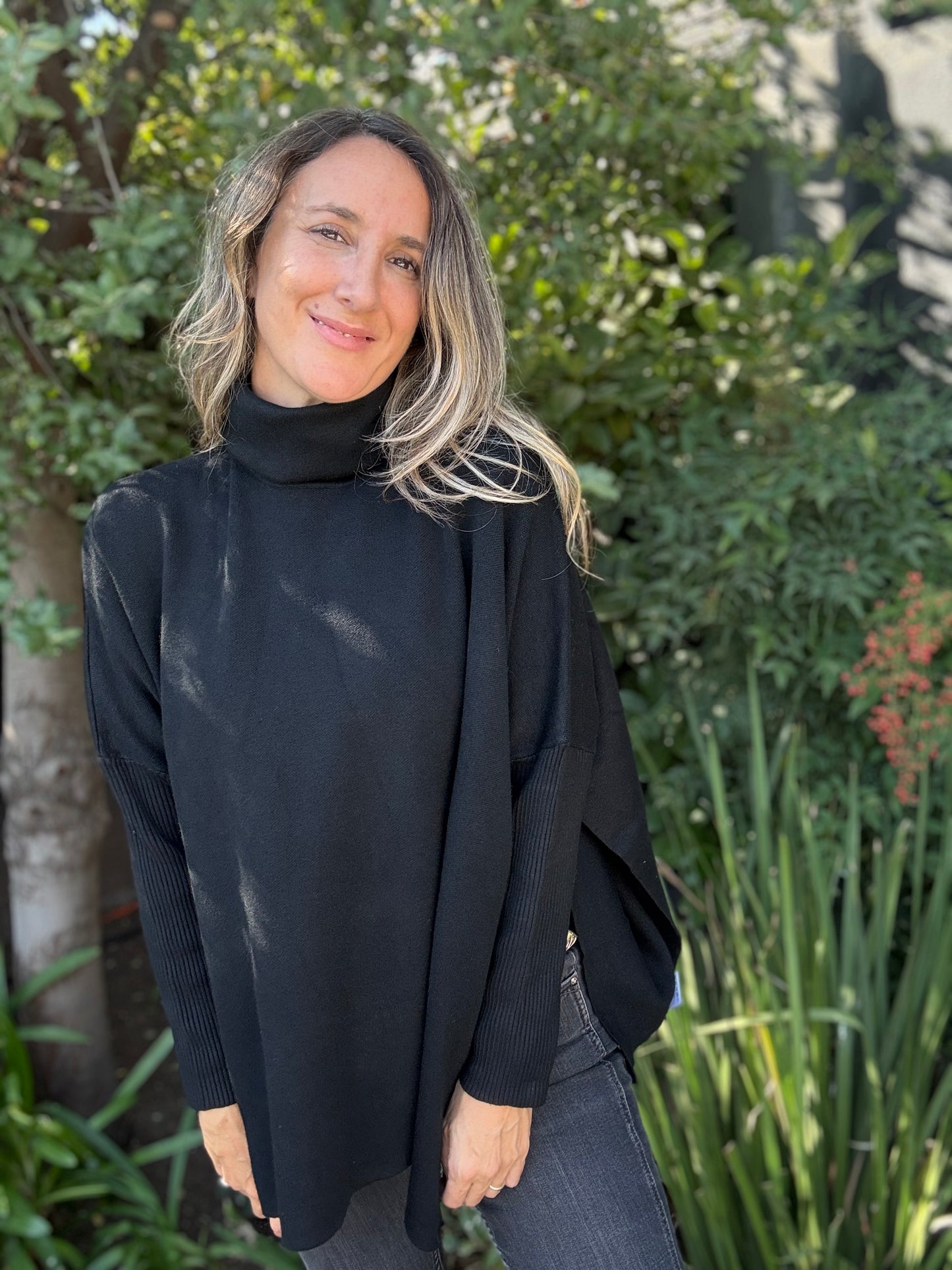 Poncho Altea negro
