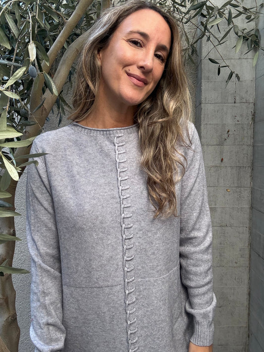 Sweater básico ribete gris