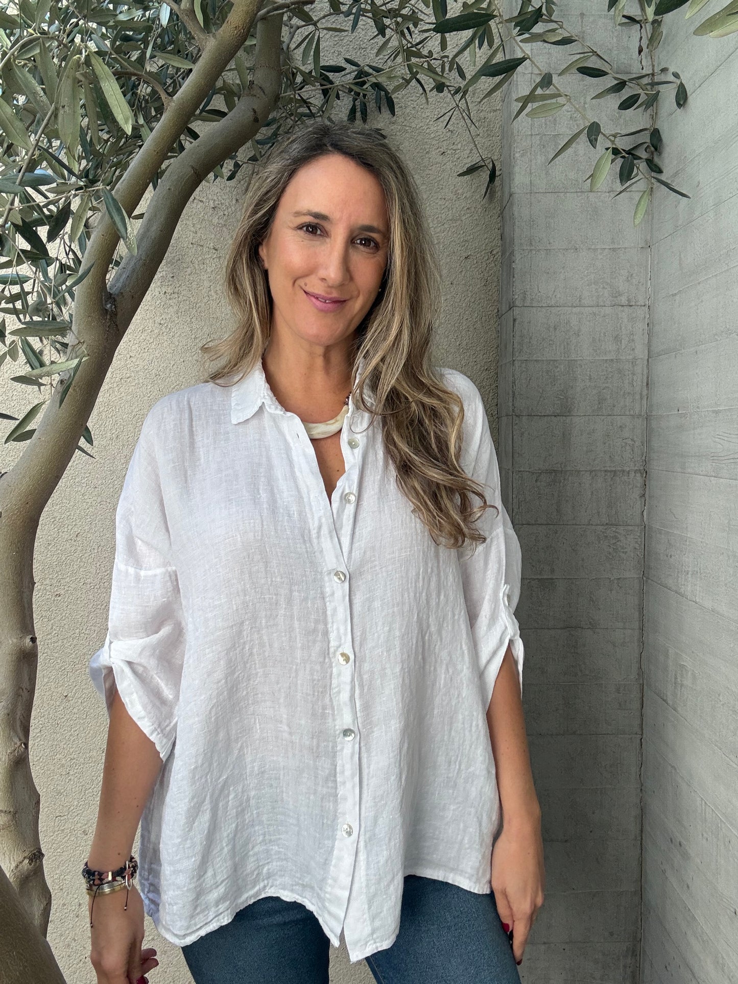 Blusa clásica 100% lino blanco