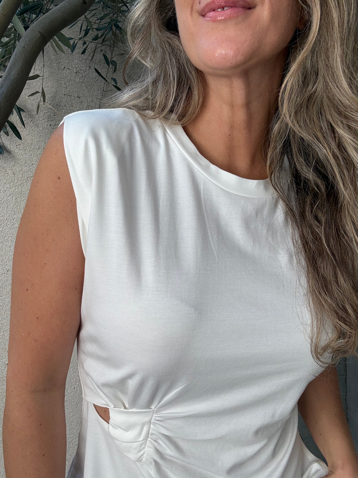Polera desigual blanca