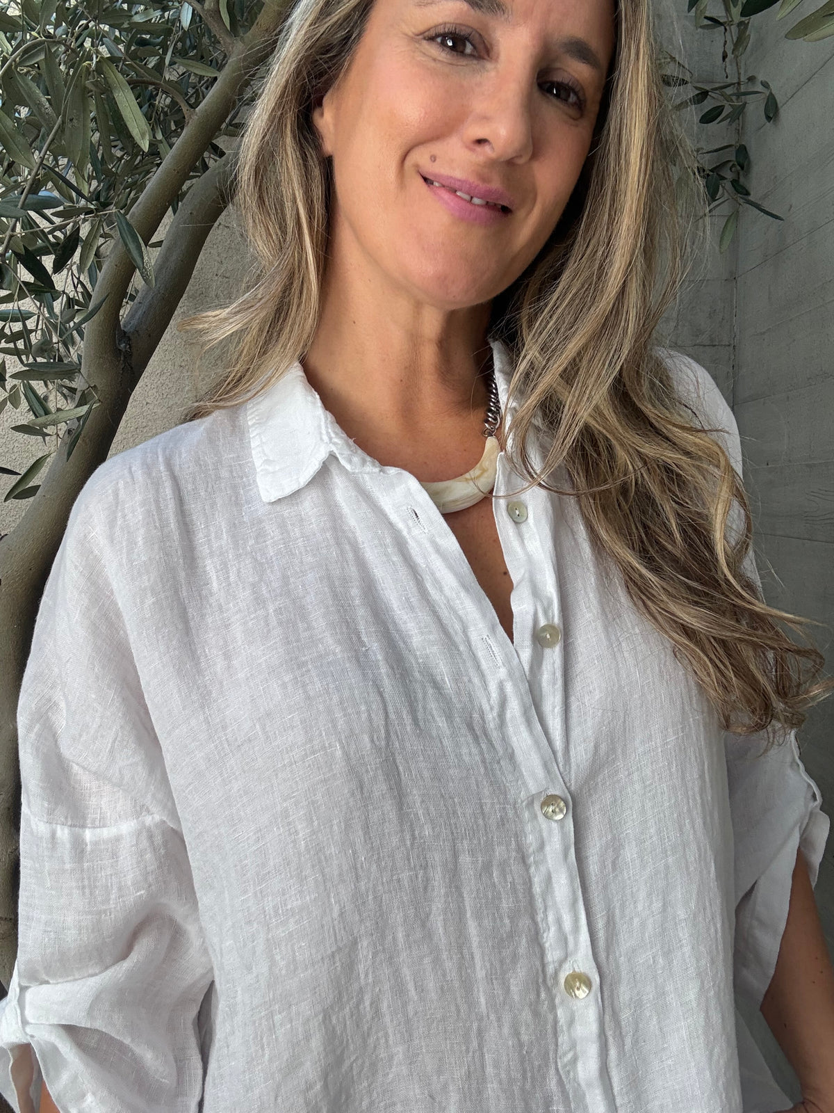 Blusa clásica 100% lino blanco