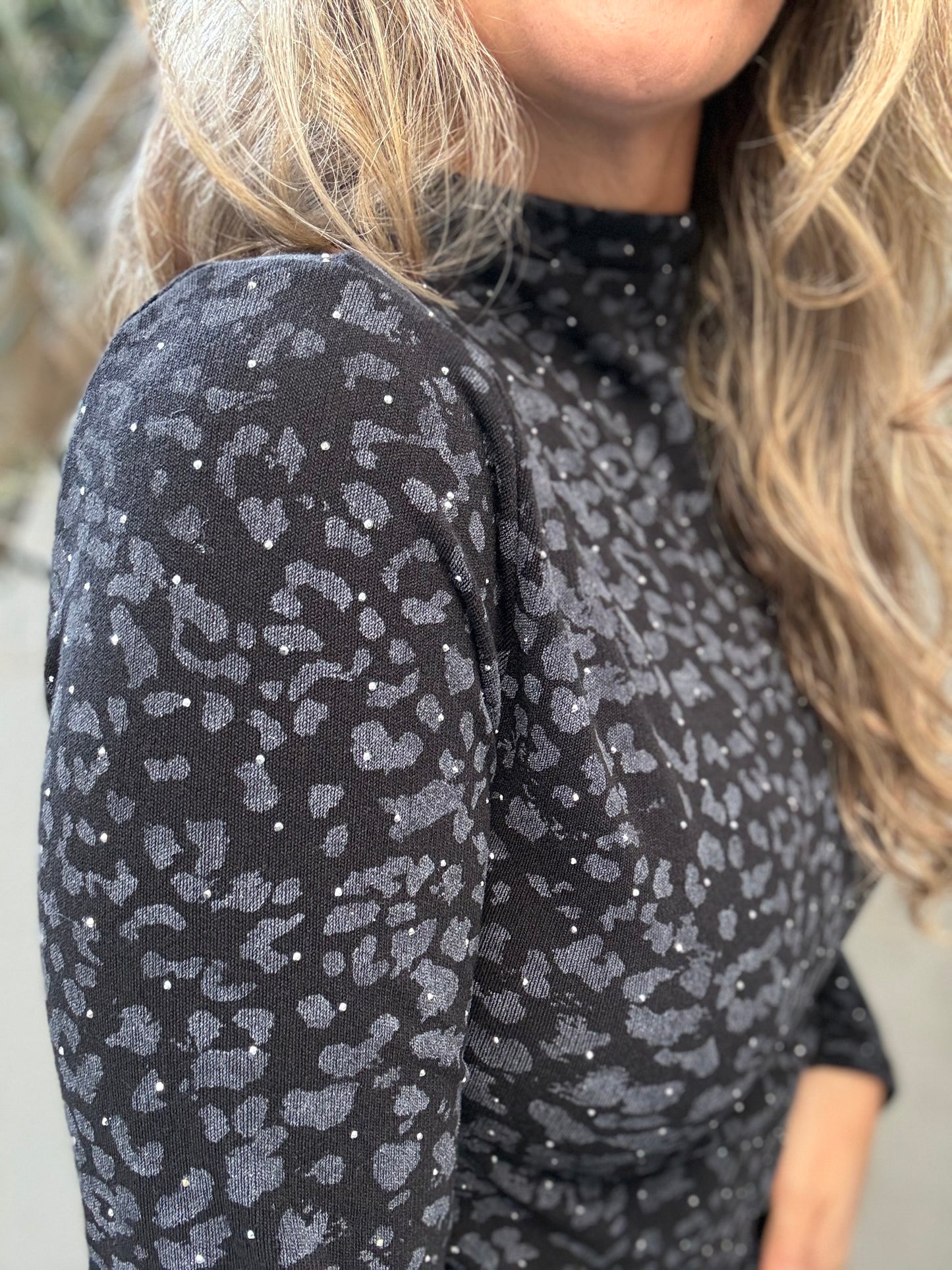 Polera print y tacha