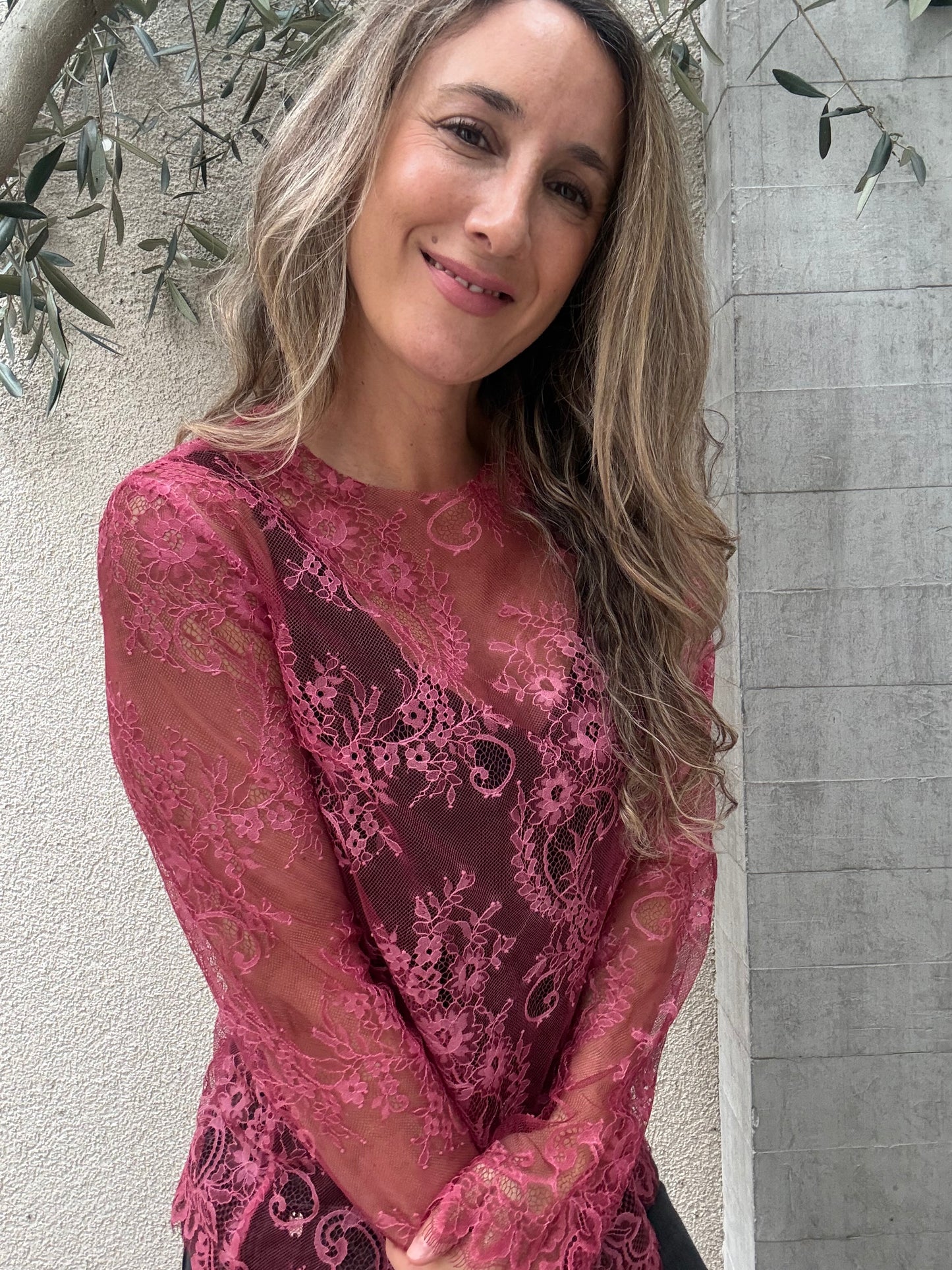 Polera simple encaje fucsia