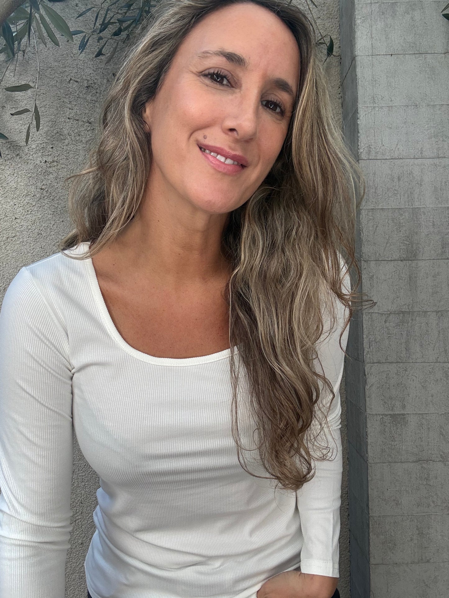 Polera básica acanalada blanca
