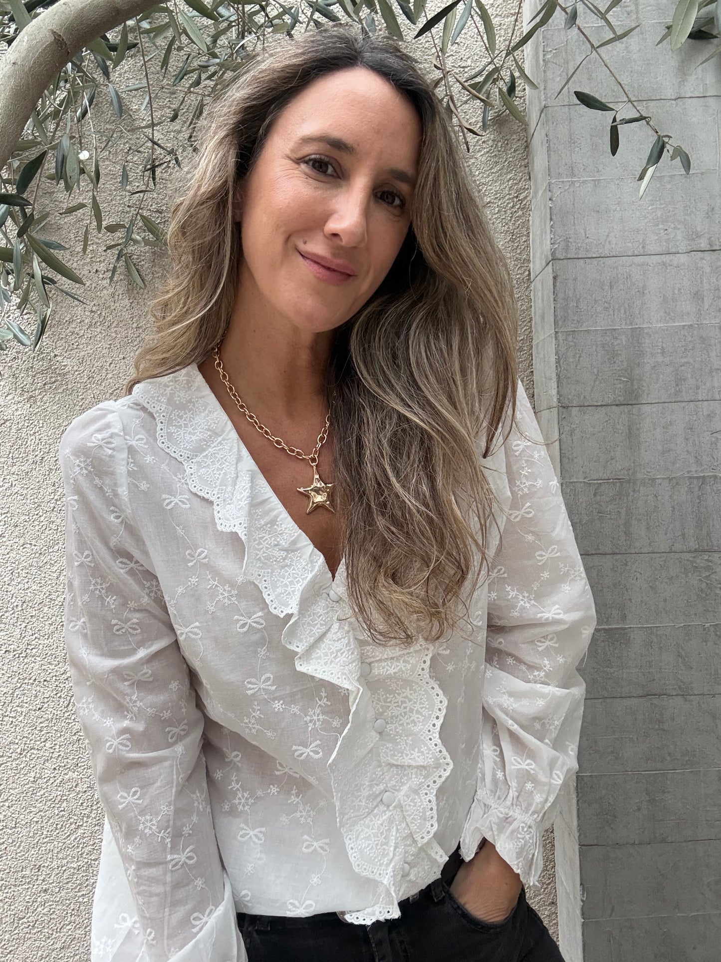 Blusa Gallega beige blanca