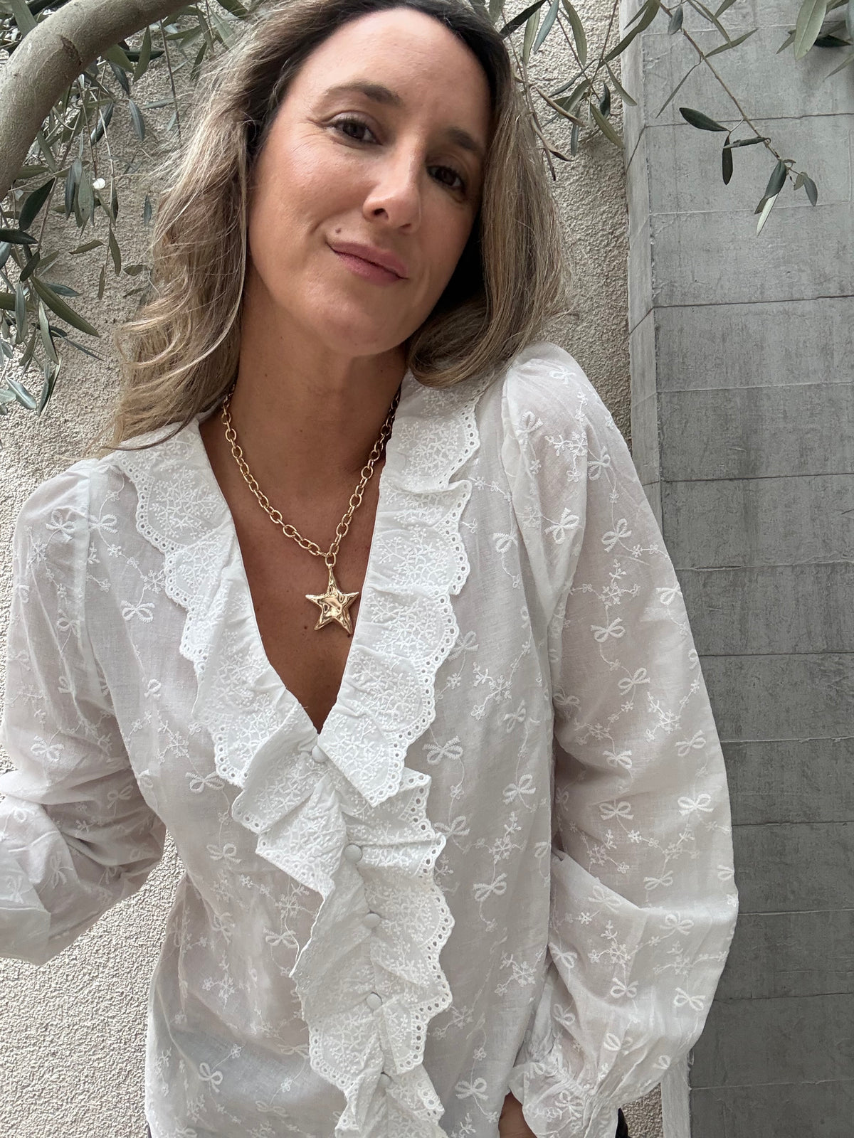 Blusa Gallega beige blanca