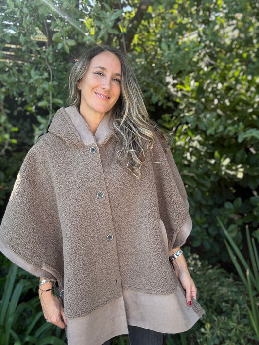 Poncho corderito taupe