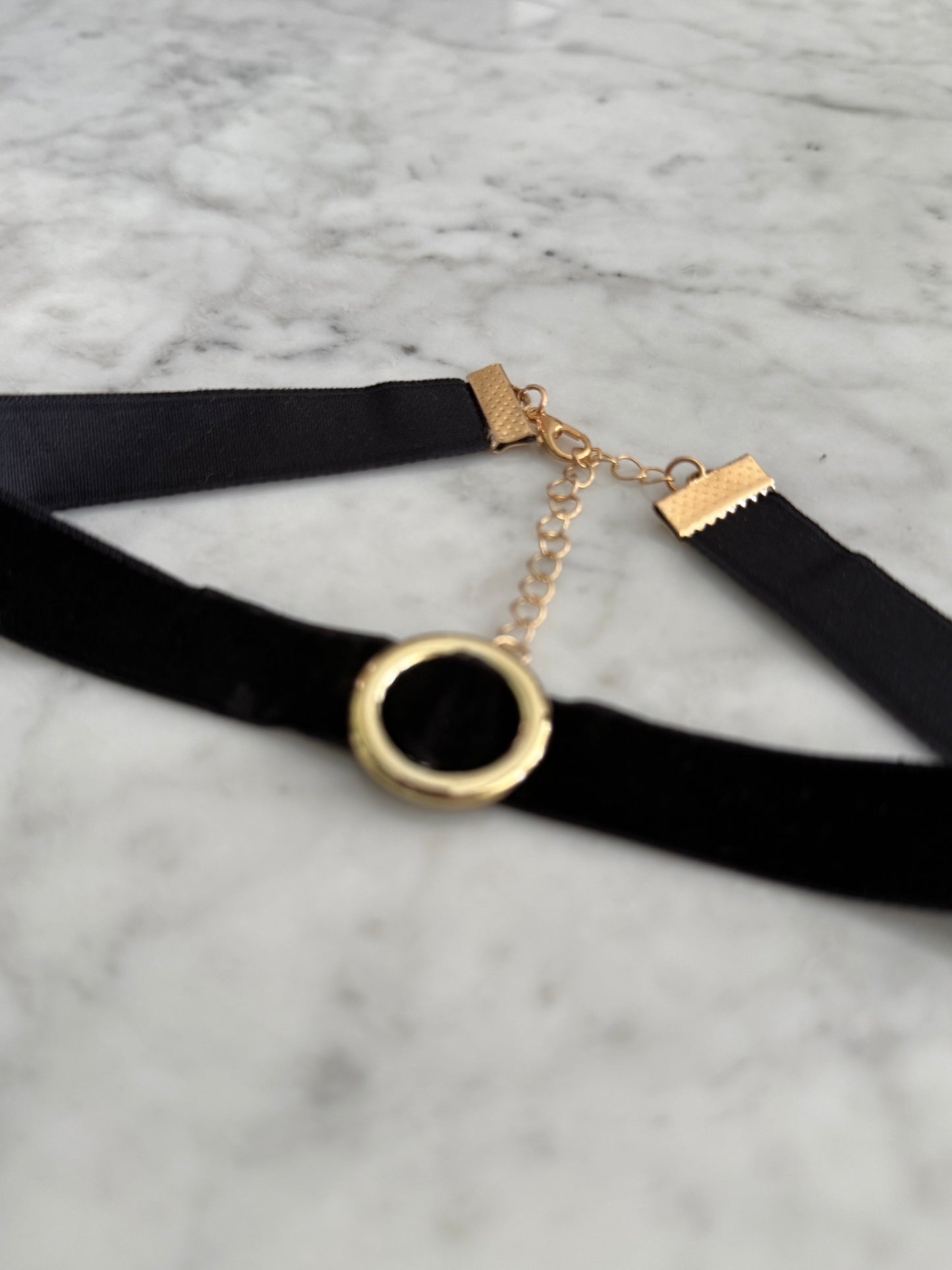 Collar gamuza argolla