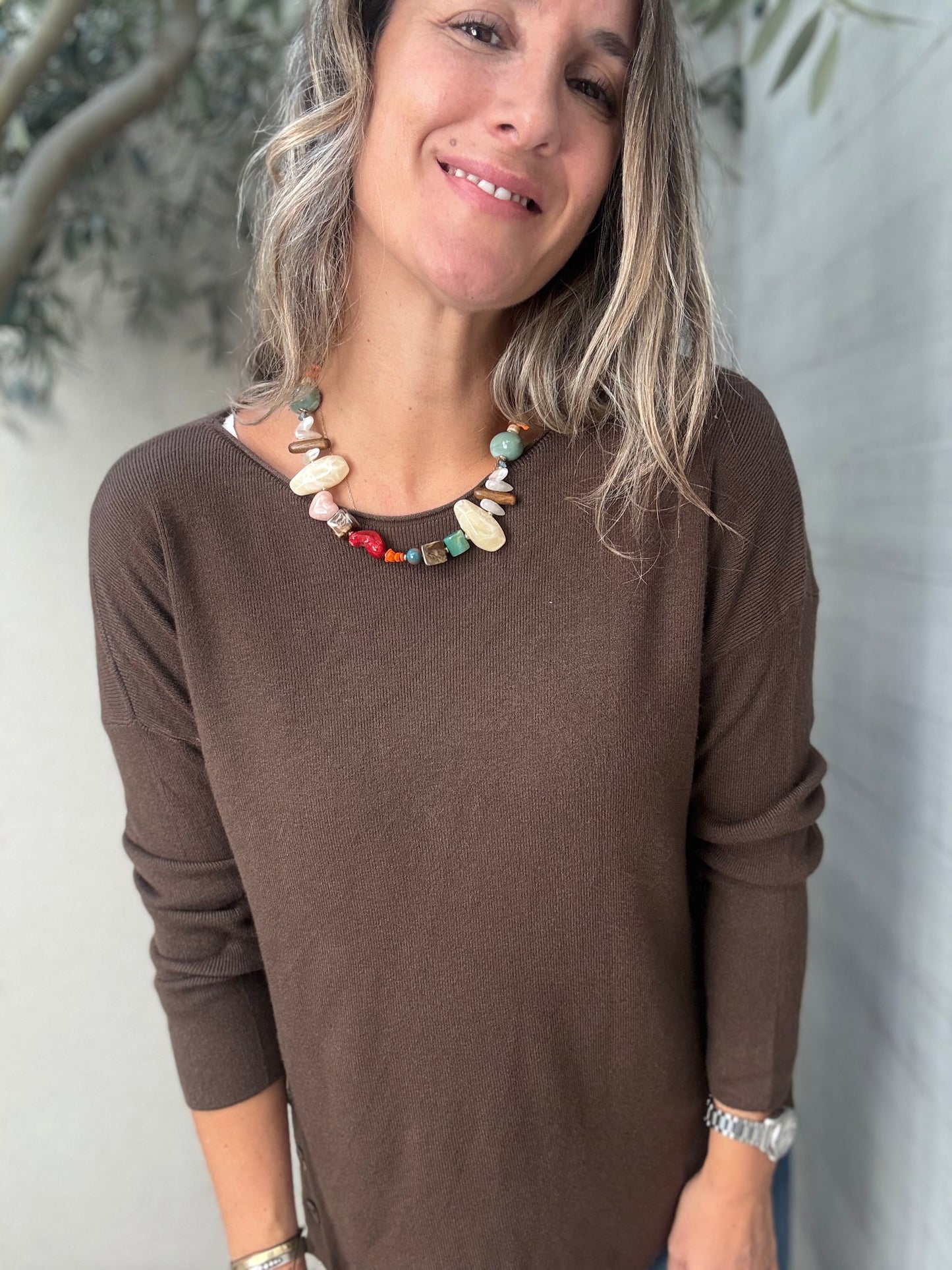 Sweater básico botones café