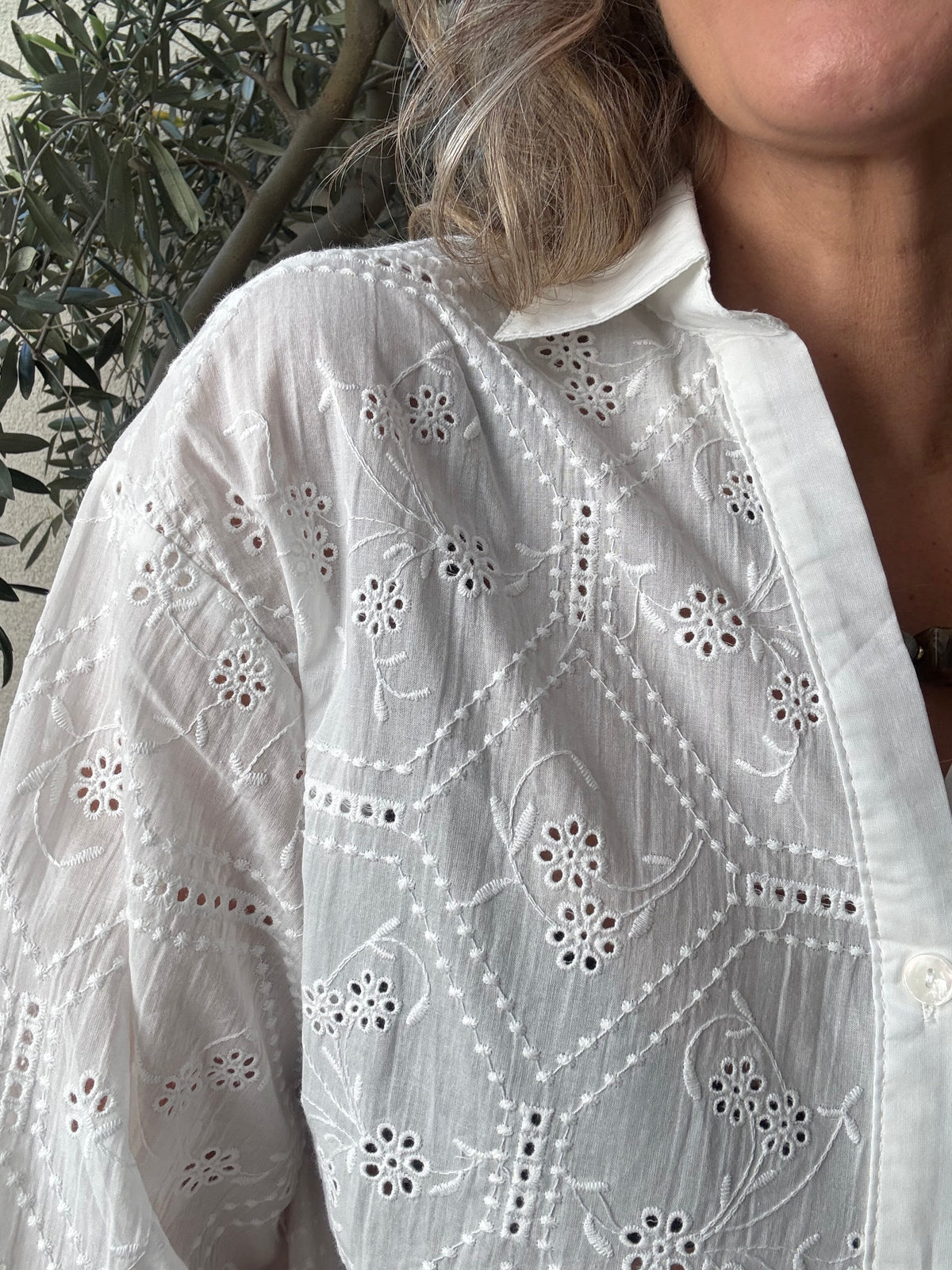 Blusa simple broderie blanca