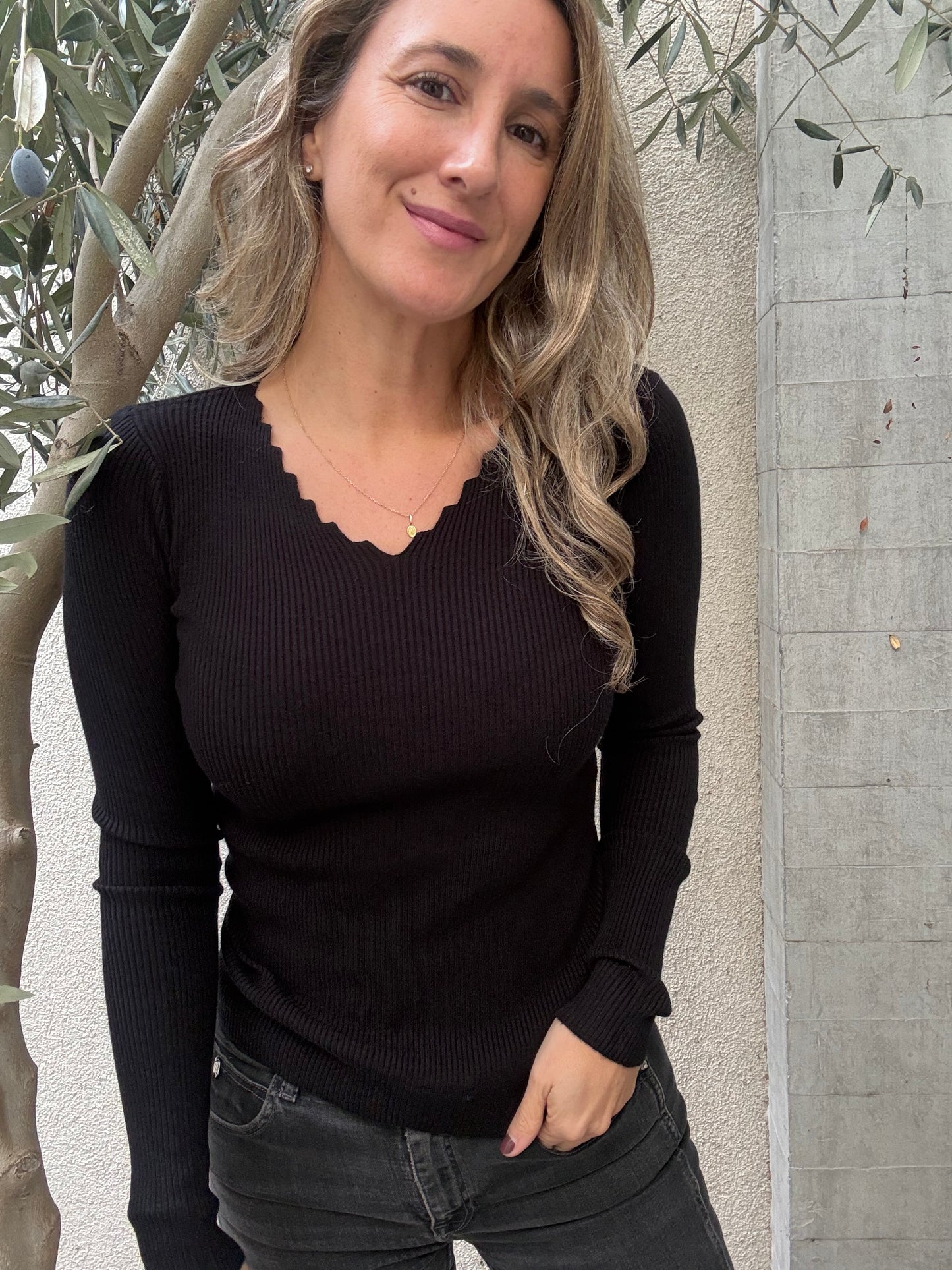 Polera básica zigzag negro