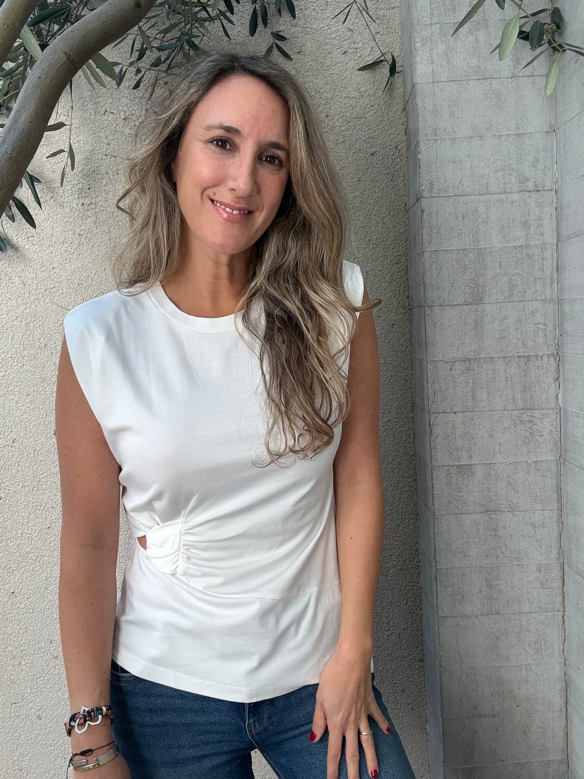 Polera desigual blanca