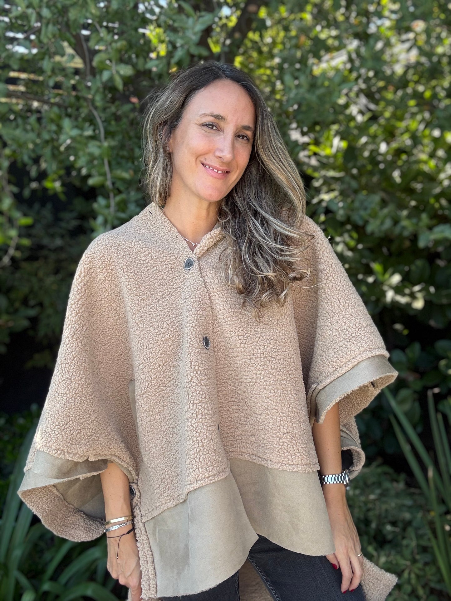 Poncho corderito beige