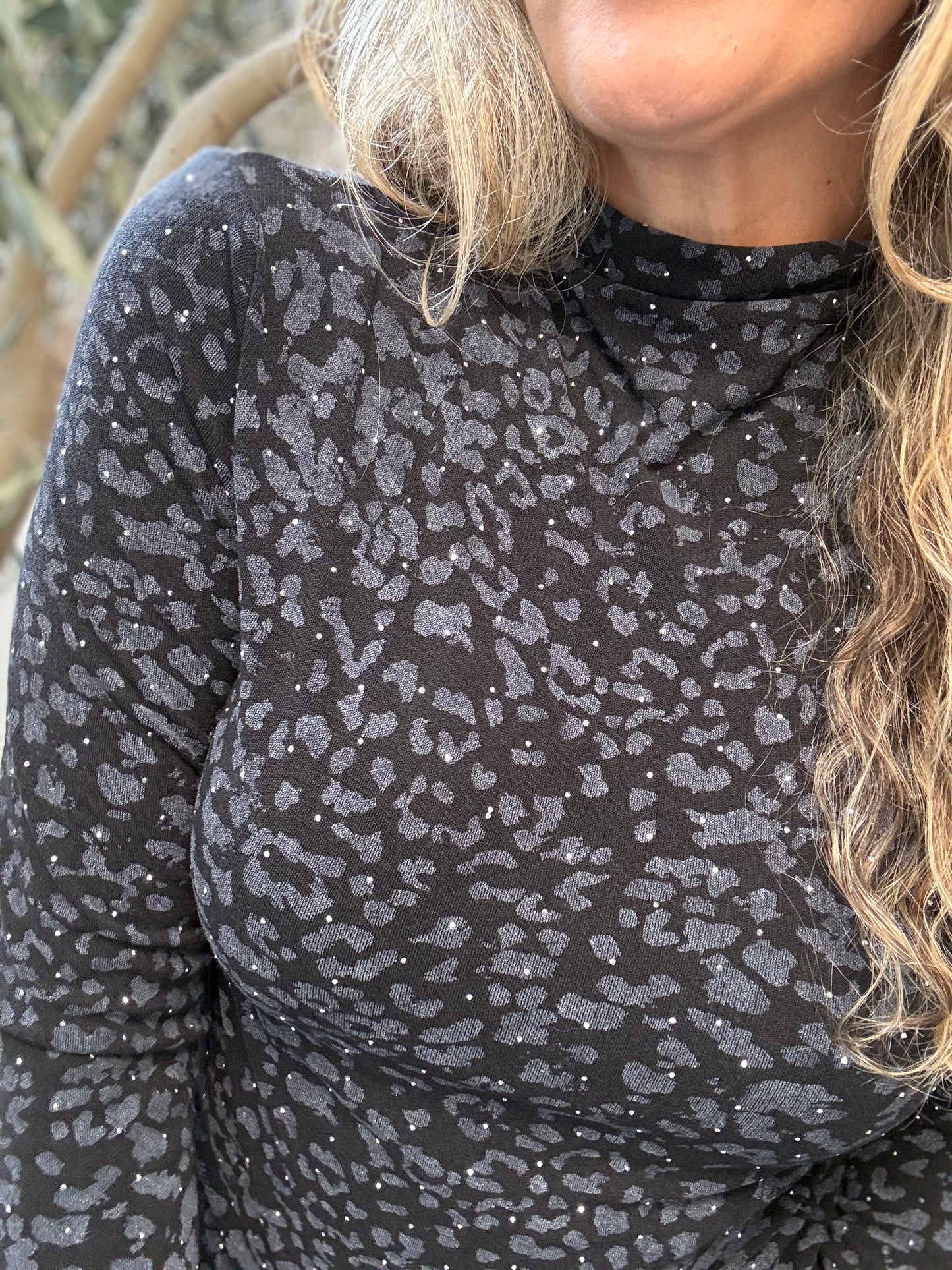 Polera print y tacha