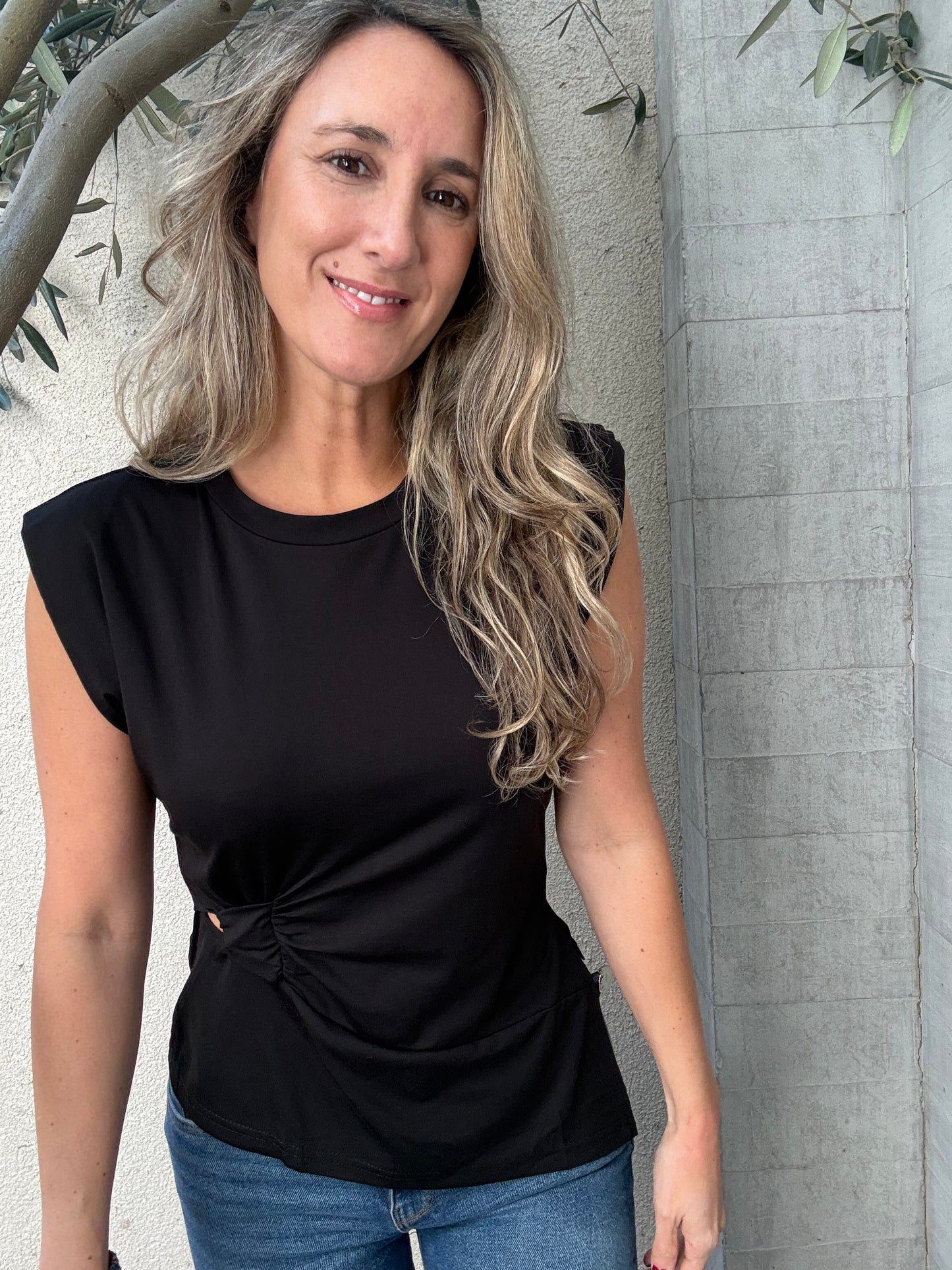 Polera desigual negra