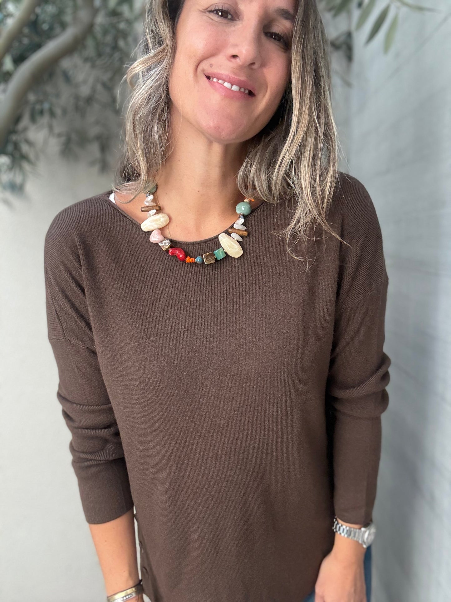 Sweater básico botones café