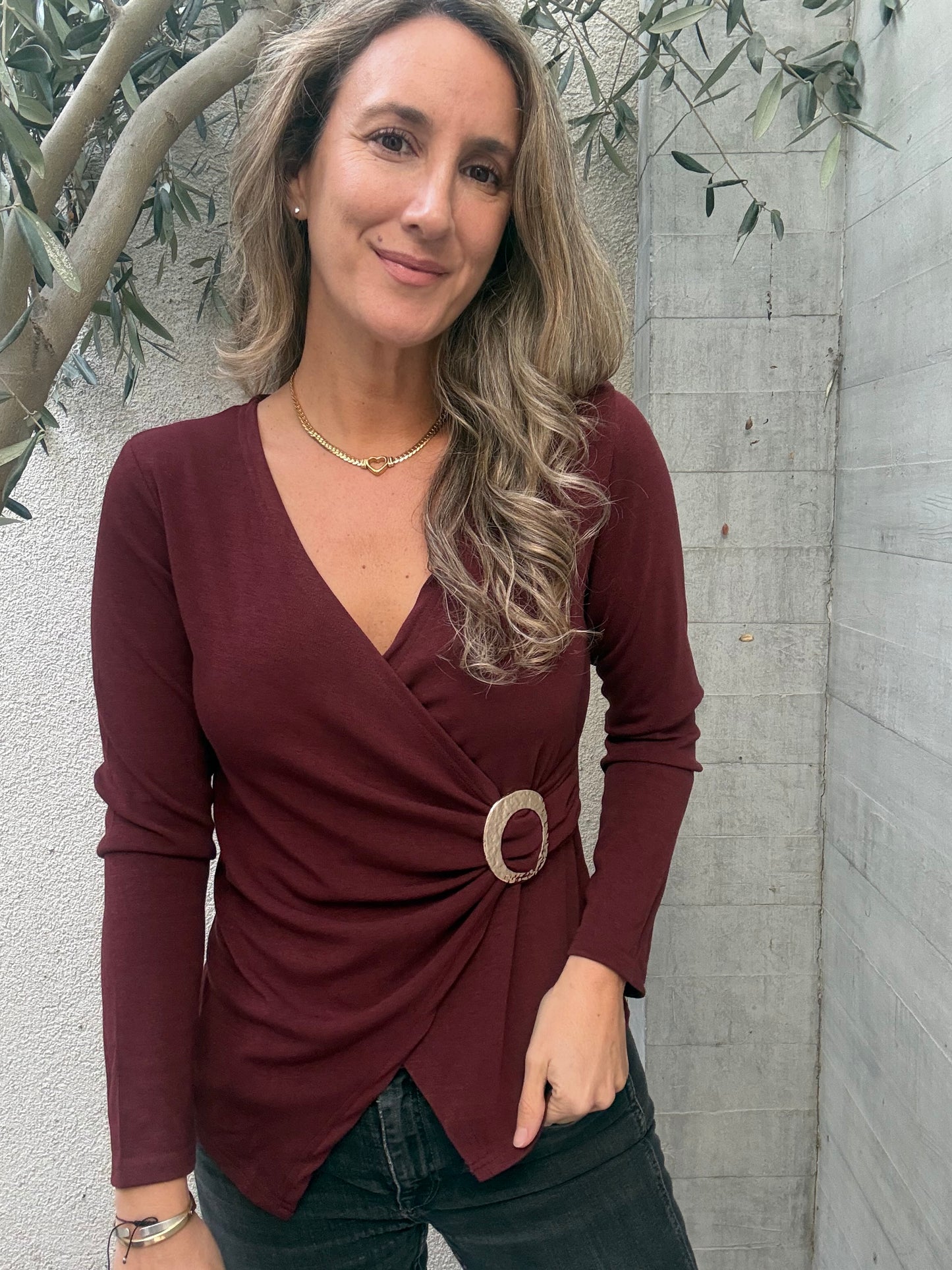 Polera argolla burdeo