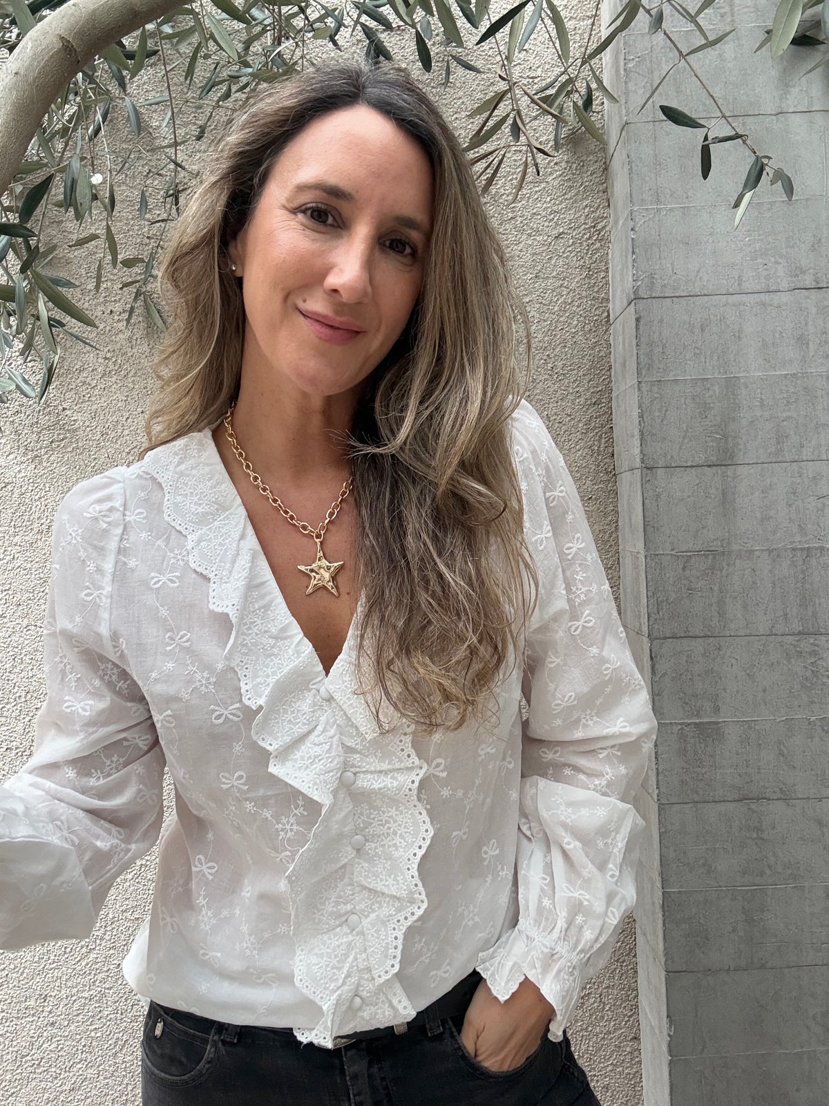 Blusa Gallega beige blanca