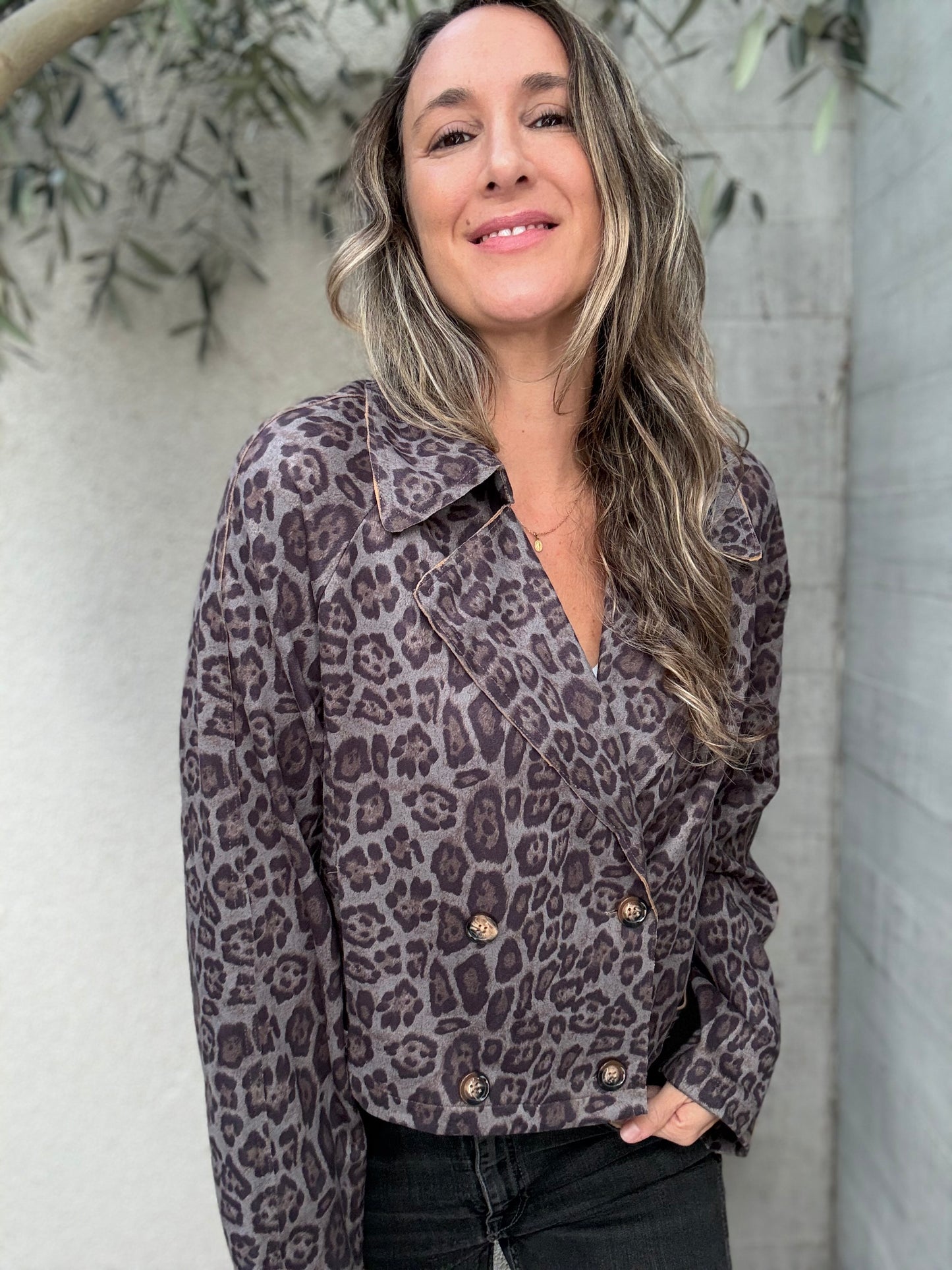 Chaqueta suede print gris