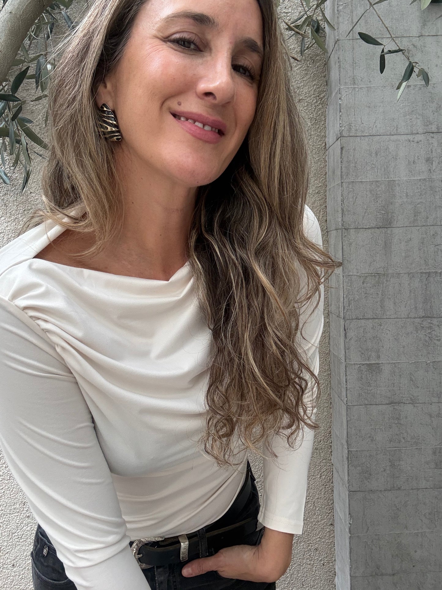 Polera drapeada blanca