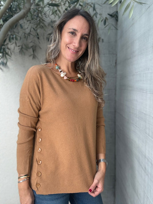 Sweater básico botones camel