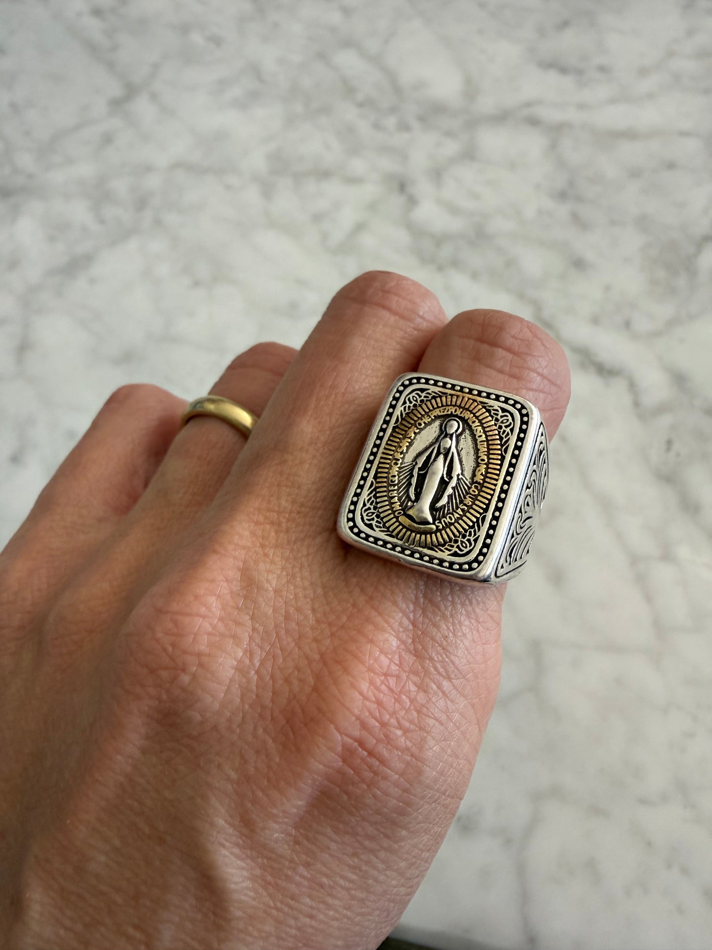 Anillo Virgen