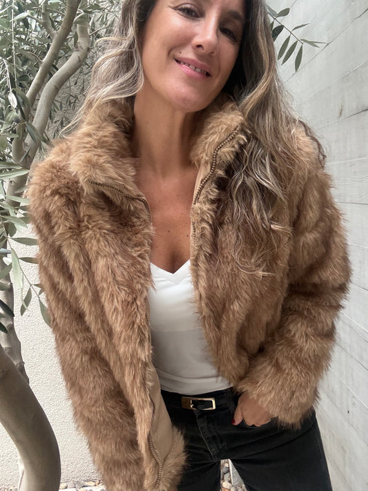 Chaqueta peluda camel