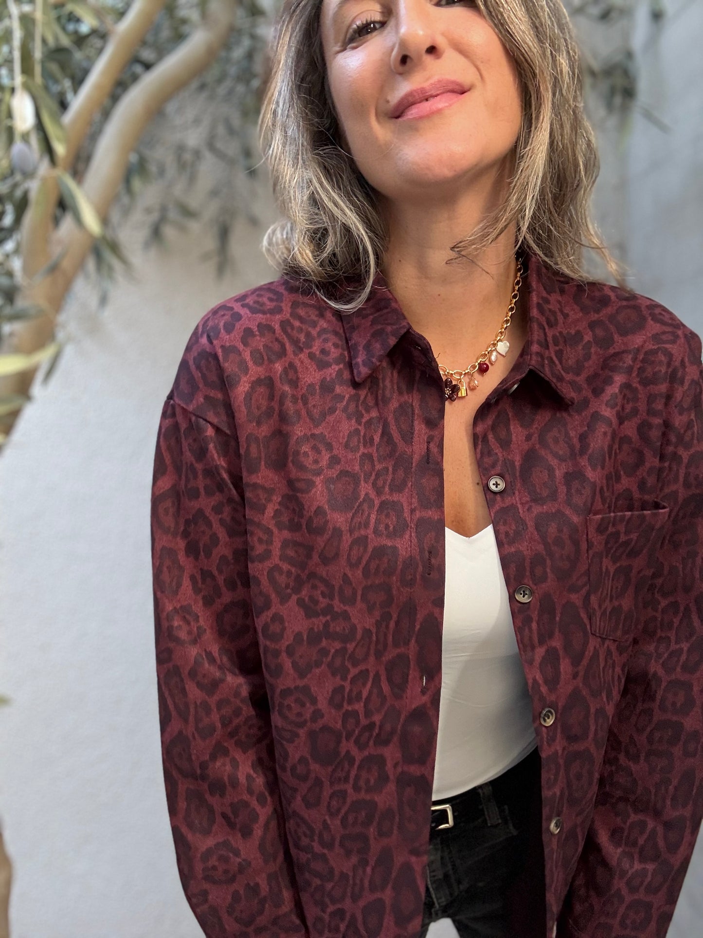 Blusa suede print burdeo
