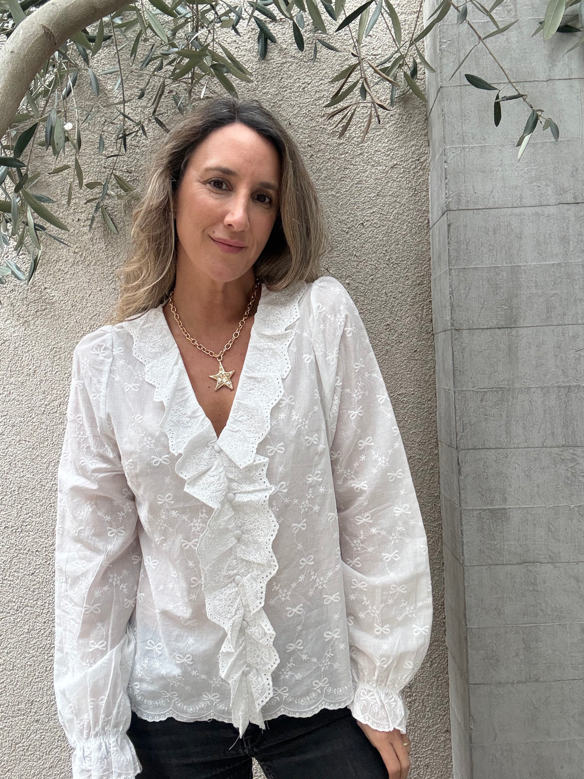 Blusa Gallega beige blanca