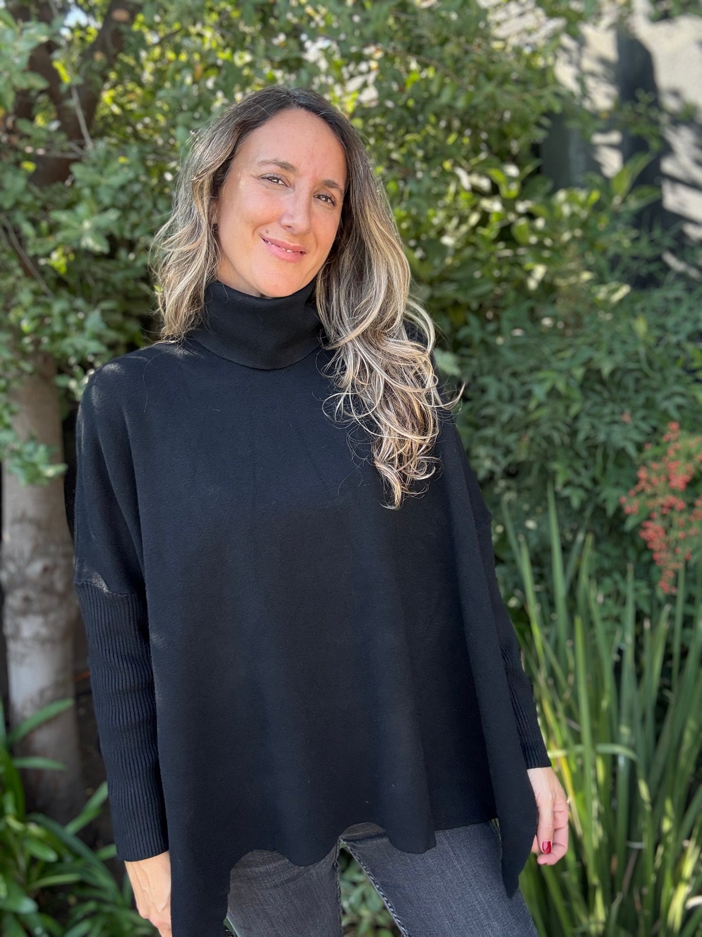 Poncho Altea negro