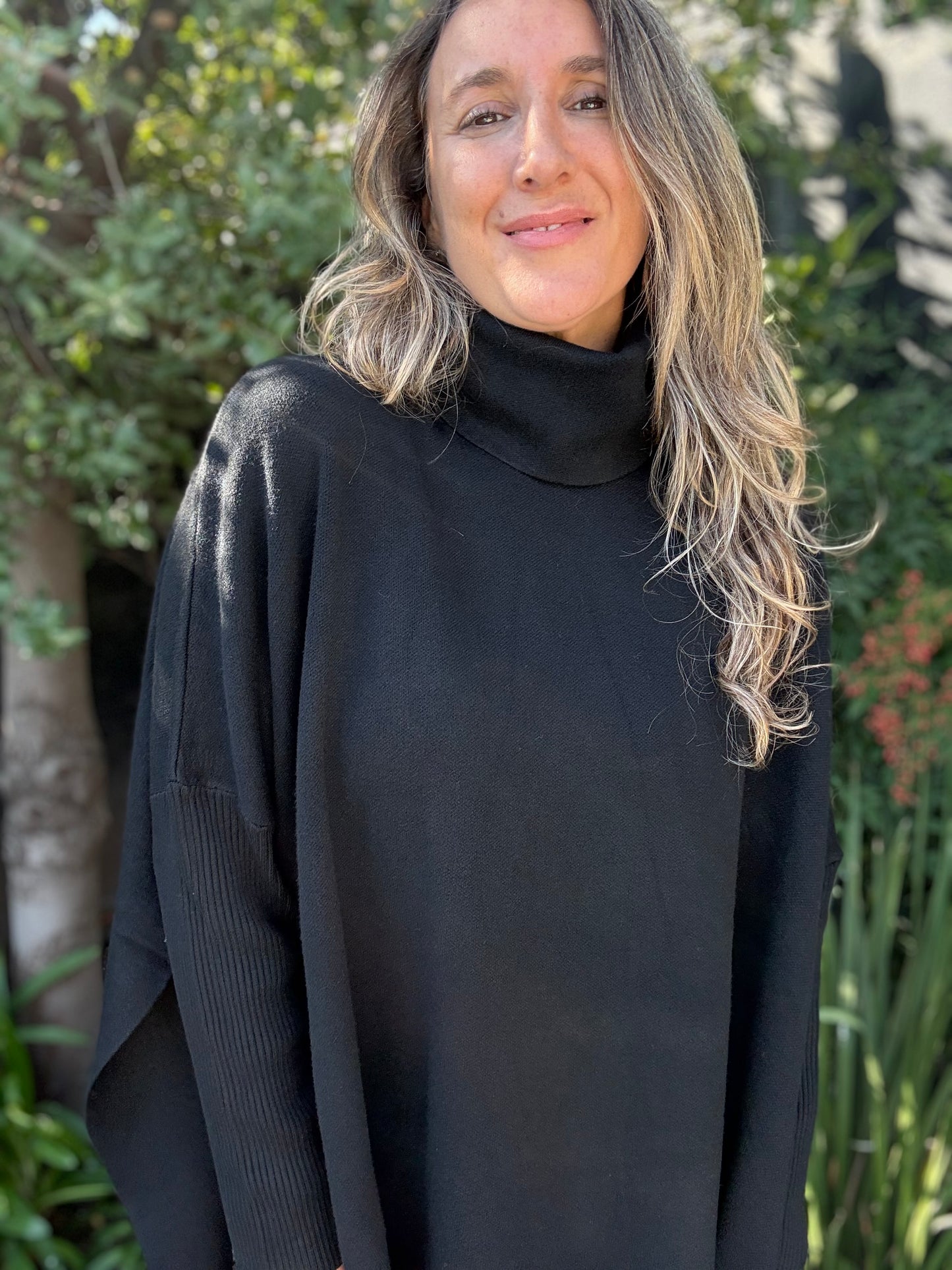 Poncho Altea negro
