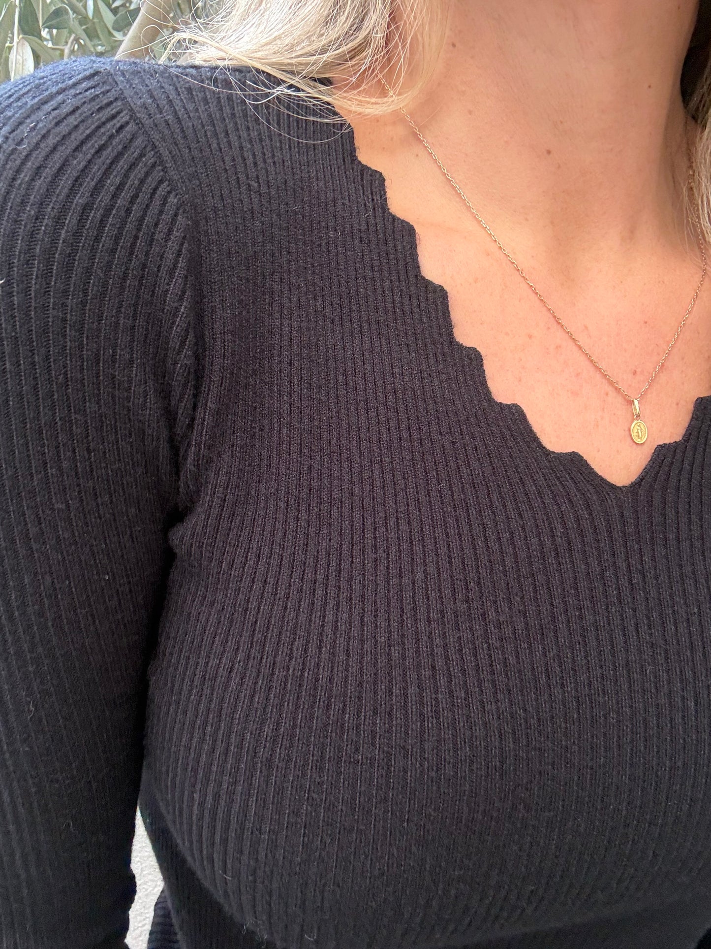 Polera básica zigzag negro
