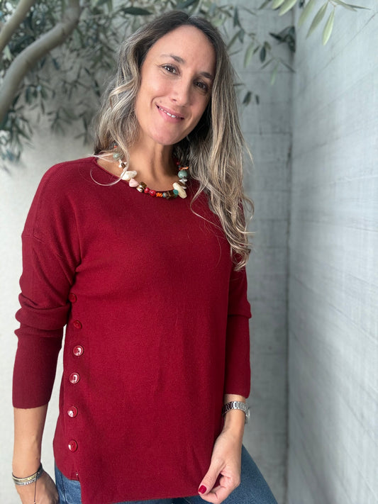 Sweater básico botones burdeo