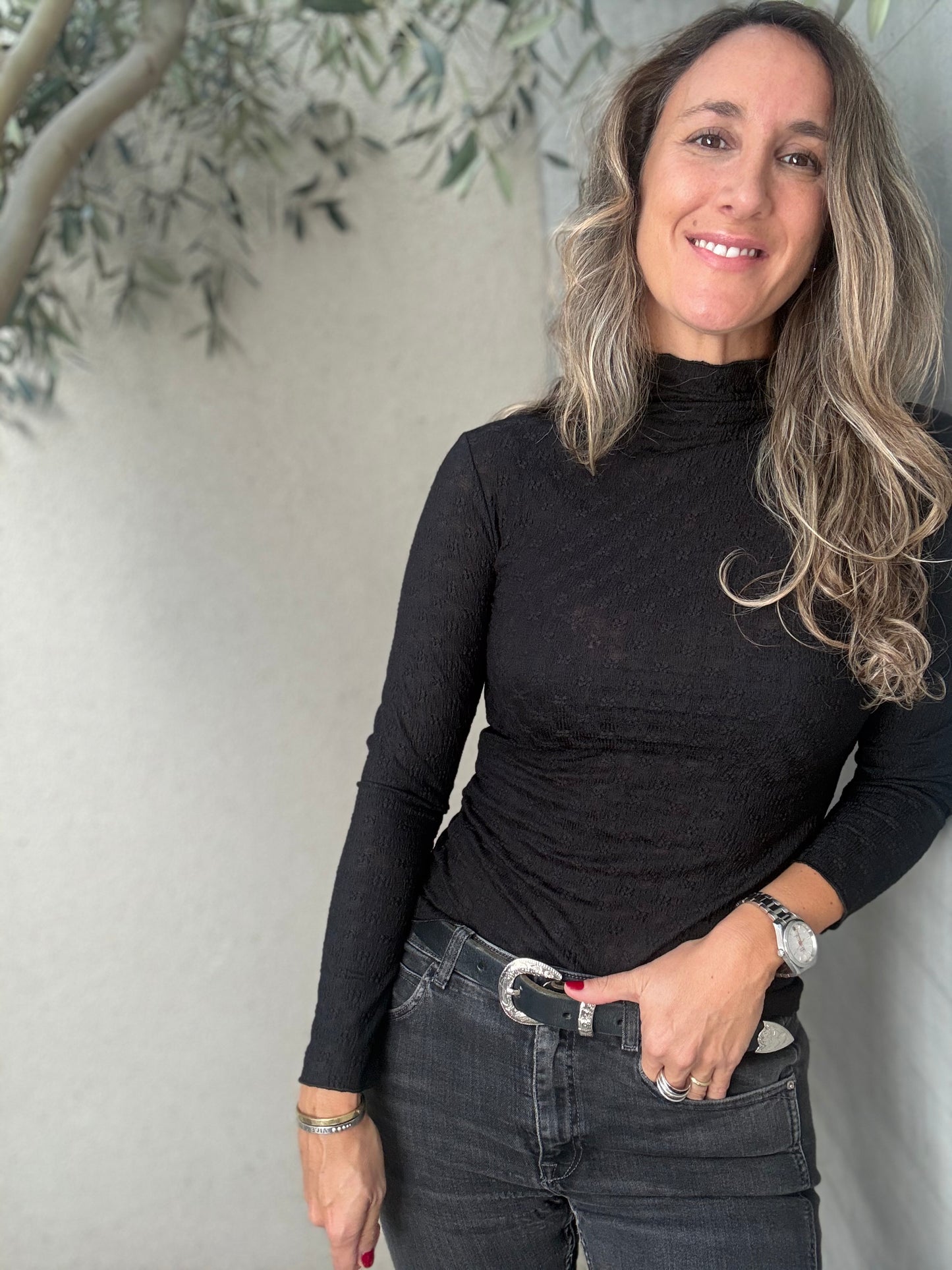 Polera encaje negro
