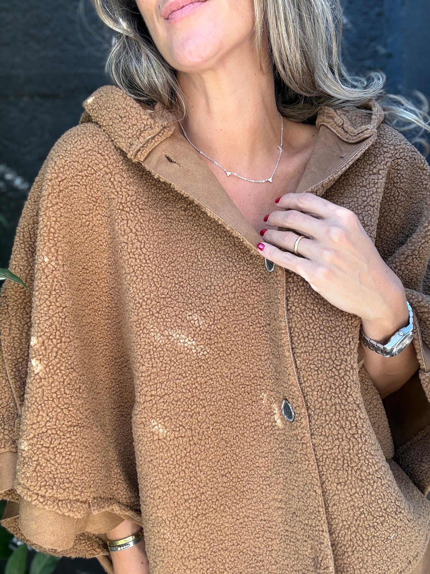 Poncho corderito camel