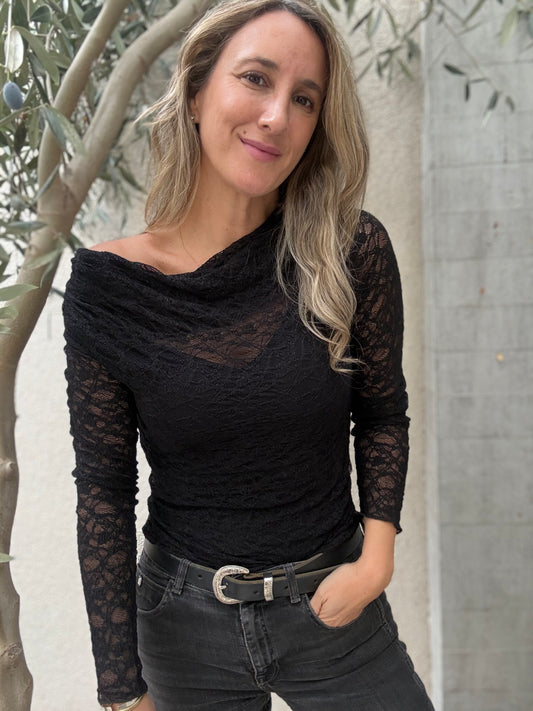 Polera encaje hombre negro